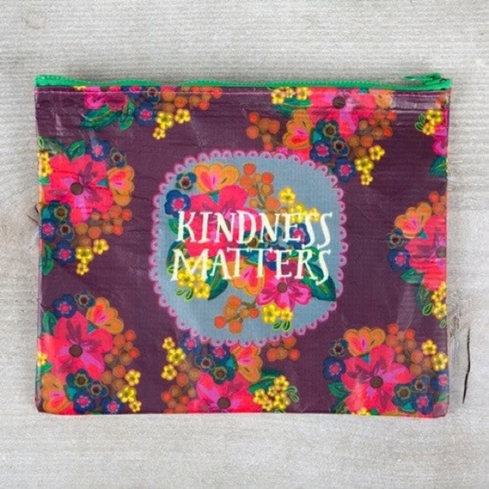 NATURAL LIFE
RECYCLED ZIP POUCH KINDNESS MATTERS